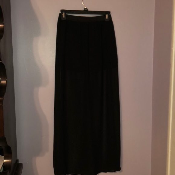 Black maxi skirt - Picture 1 of 2